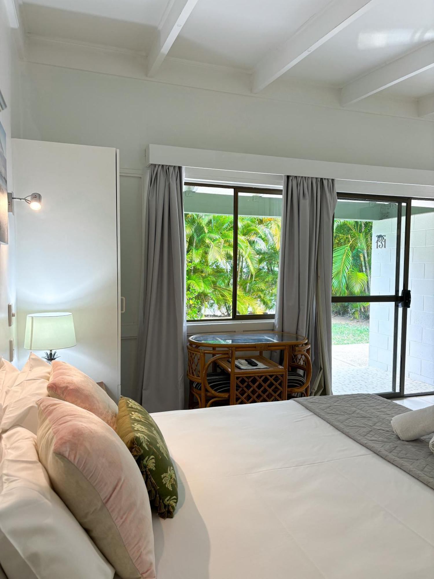 Amaroo On Mandalay, Magnetic Island Hotell Nelly Bay Eksteriør bilde