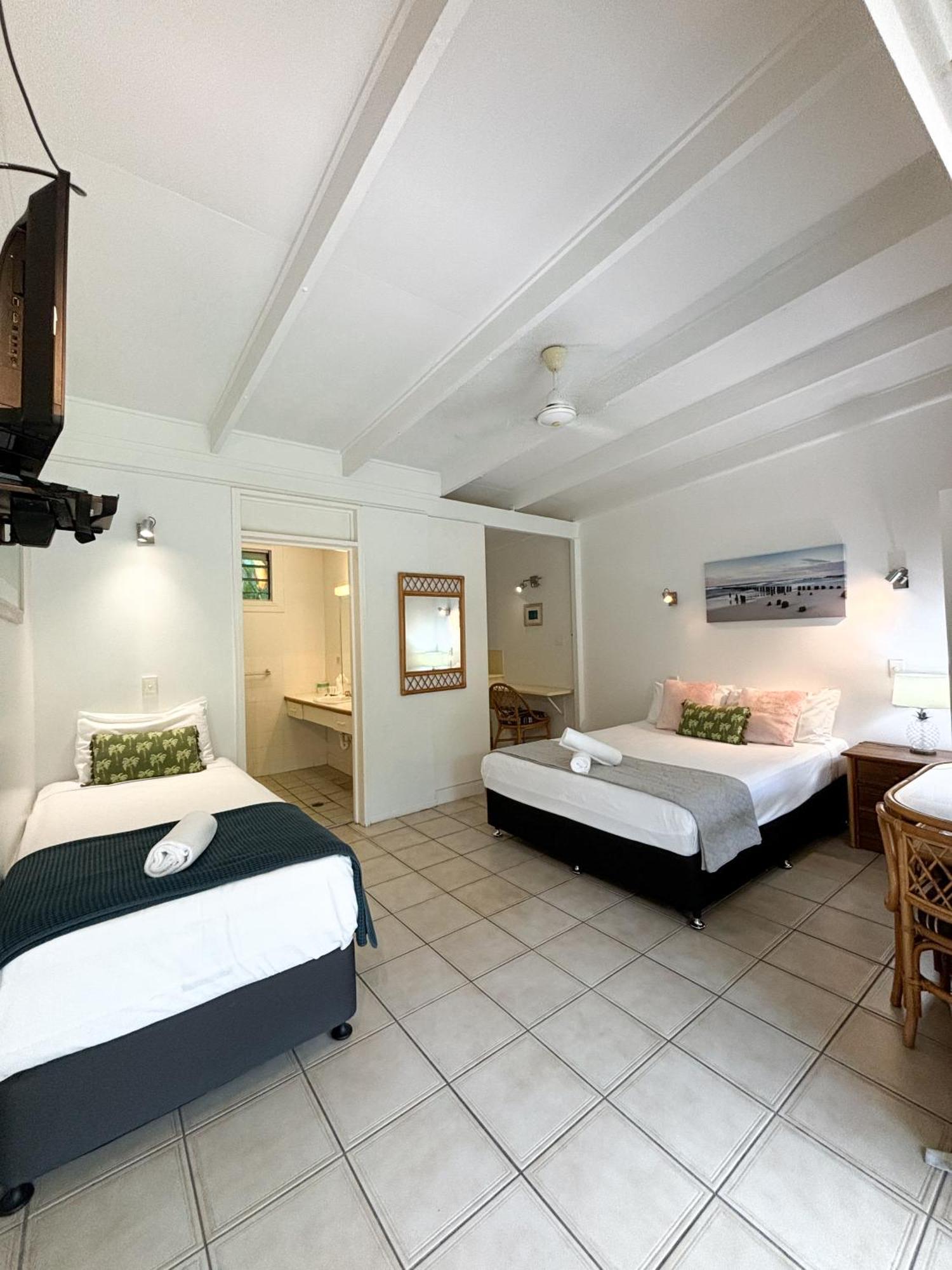 Amaroo On Mandalay, Magnetic Island Hotell Nelly Bay Eksteriør bilde